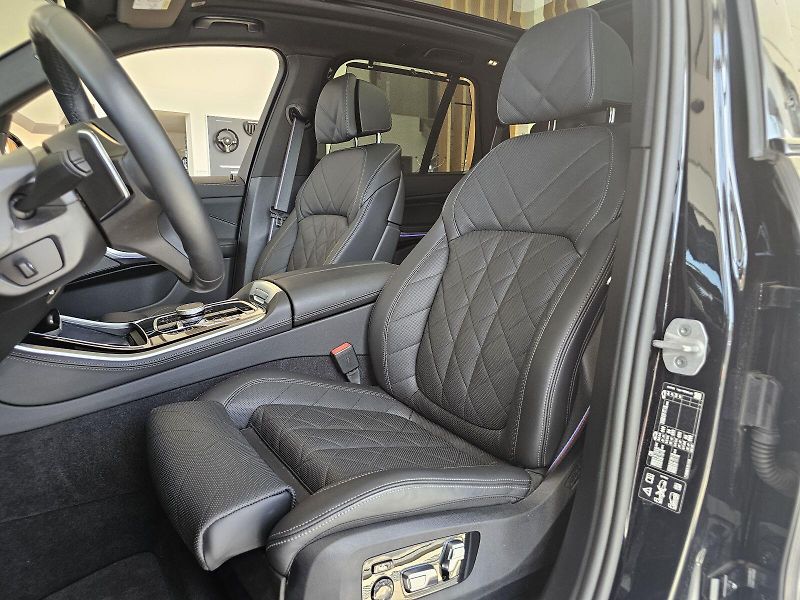 BMW X5 xDrive 30d - fotka 14 z 36