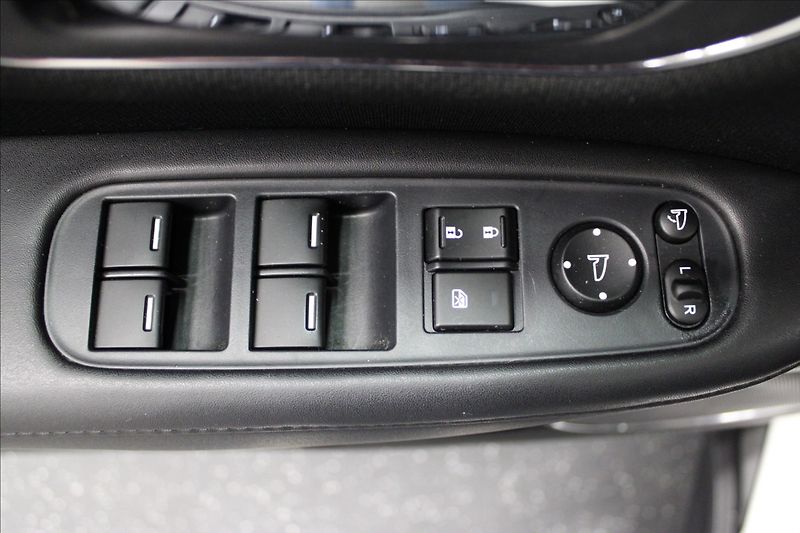 Honda HR-V 1,6 i-DTEC PANORAMA 1.majitel - fotka 12 z 32
