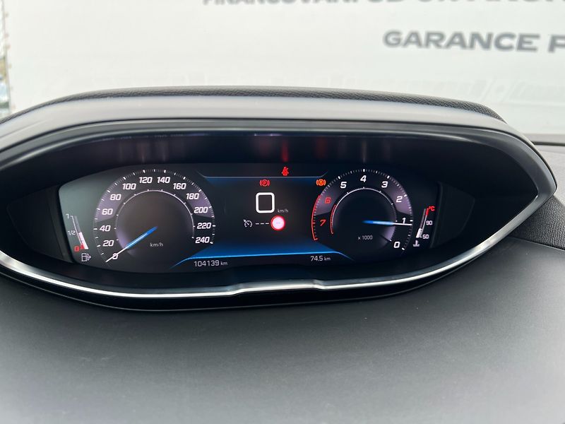 Peugeot 5008 (2022) 1.2PT 96kW! Allure! Tažné! LED - fotka 28 z 42