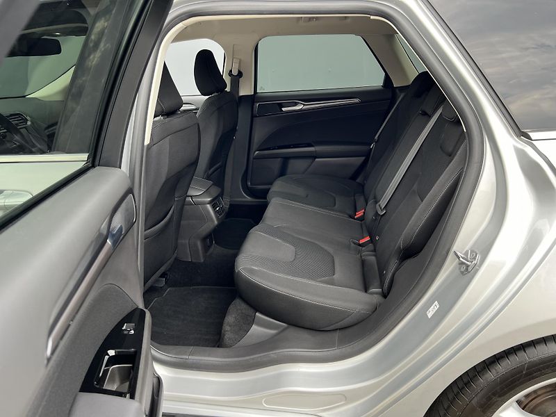 Ford Mondeo (2019) 2.0TDCi*110KW*Kamera - fotka 28 z 39