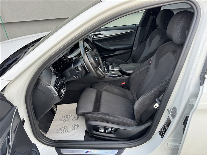 BMW Řada 5 3,0 530d xDrive Mpaket původČR - fotka 21 z 50