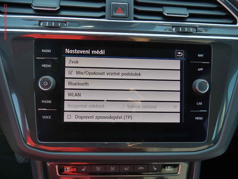Volkswagen Tiguan (2018) 1.4 TSi, LED, navi, AC - fotka 11 z 15