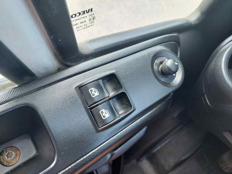 Iveco Daily 70C17 chladící 10 palet - fotka 38 z 41