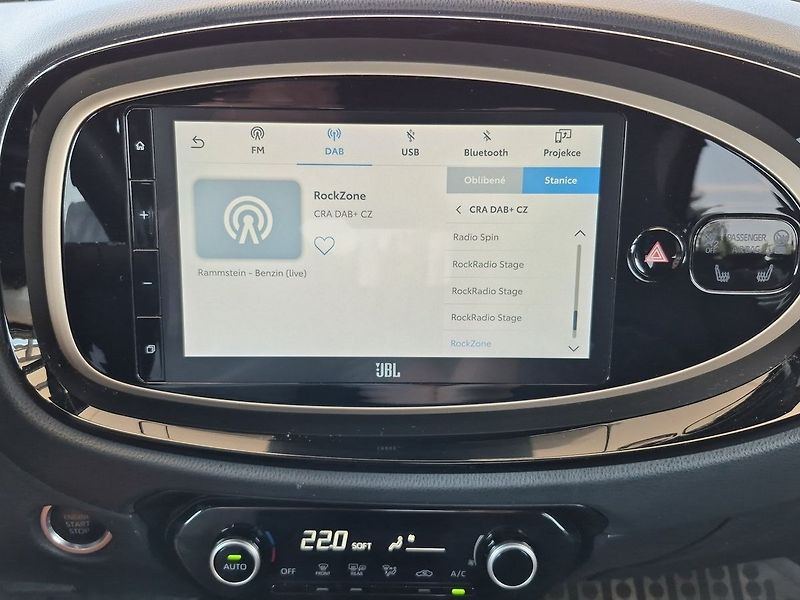 Toyota Aygo Executive Smart JBL 1,0 CVT - fotka 16 z 25