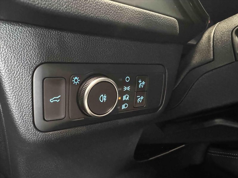 Ford Kuga (2026) 2,5 HEV eCVT 132 kW/180k  Blue - fotka 11 z 18
