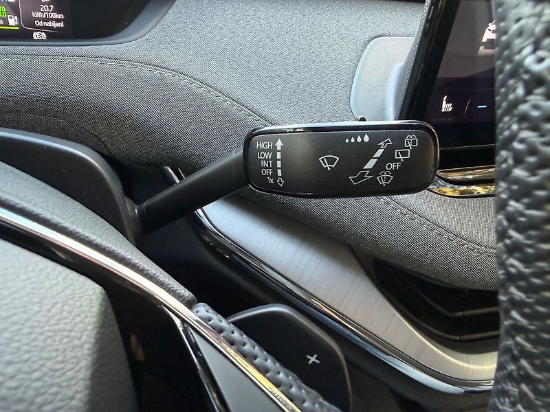 Škoda Enyaq 82 kWh / LOFT / Matrix LED/ Te - fotka 35 z 43