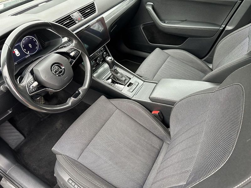 Škoda Superb (2022) Combi 2.0 TDI DSG Style - fotka 7 z 36