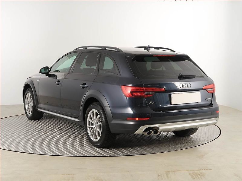 Audi A4 Allroad (2017) 2.0 TDI, 4X4, Automat, Kůže - fotka 4 z 19