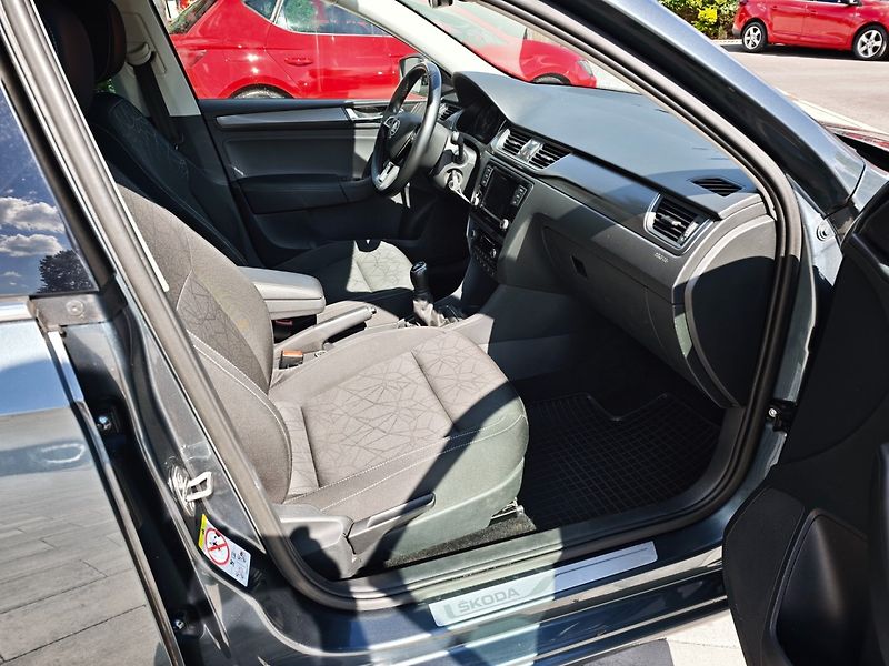 Škoda Rapid (2018) Clever 1,0 TSI 70 Kw - fotka 14 z 22