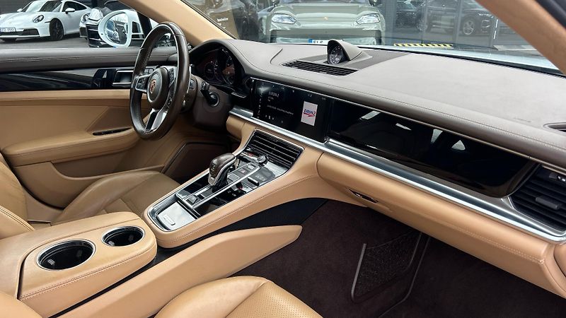 Porsche Panamera 4S Diesel 3956ccm  310kW 422PS - fotka 23 z 30