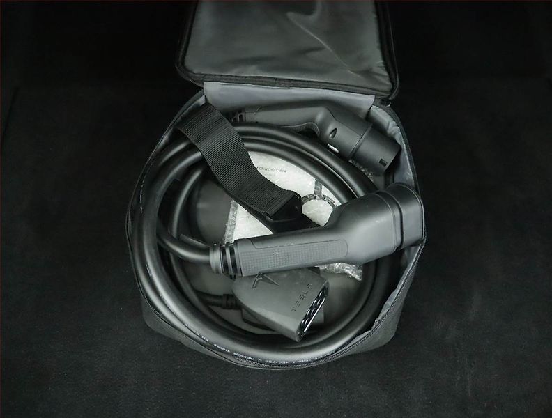 Tesla Model 3 (2019) Long Range 4WD 78kWh, SoH 81% - fotka 22 z 22