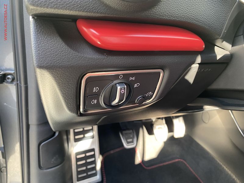Audi A3 (2016) 1.6TDi, ČR, S-line, bixen - fotka 16 z 19
