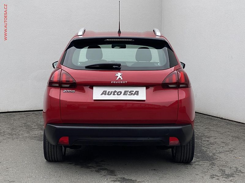 Peugeot 2008 (2018) 1.6 HDi, 2.maj,ČR, GT Line - fotka 5 z 17