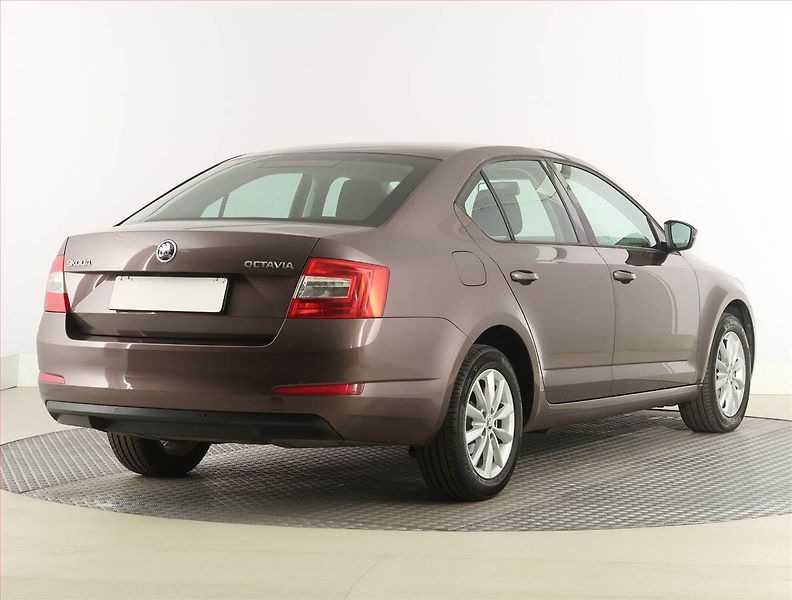 Škoda Octavia (2015) 1.6 TDI, Tempomat - fotka 5 z 18