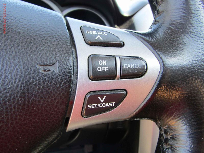 Suzuki Grand Vitara (2007) 2.0i 4x4, AC, TZ, kůže - fotka 13 z 21