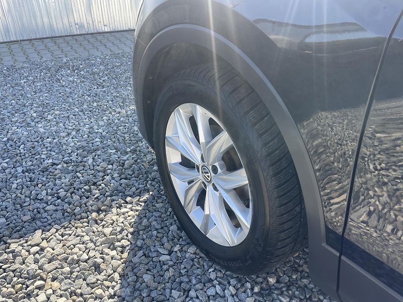 Volkswagen Tiguan 2.0TDi 150PS 4x4 DSG 179TKM 1A - fotka 19 z 131