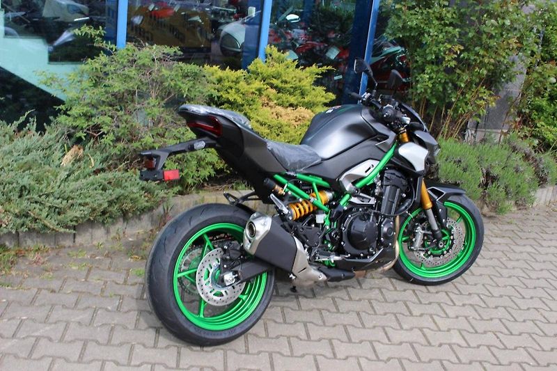 Kawasaki Z 900 (2026) SE NOVINKA 2026 SKLADEM 4 ROKY - fotka 6 z 10