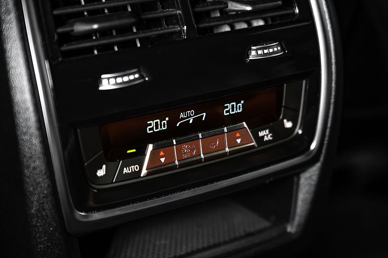 BMW X6 xDrive 40d M-sport Pro - fotka 21 z 28