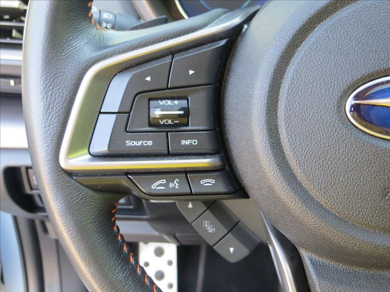 Subaru XV 2,0 i Executive ES Lineartroni - fotka 23 z 40