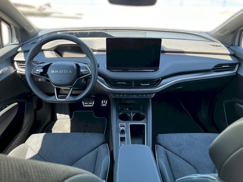 Škoda Enyaq (2026) SPORTLINE 210 KW / 82 KWH 2X4 - fotka 5 z 34