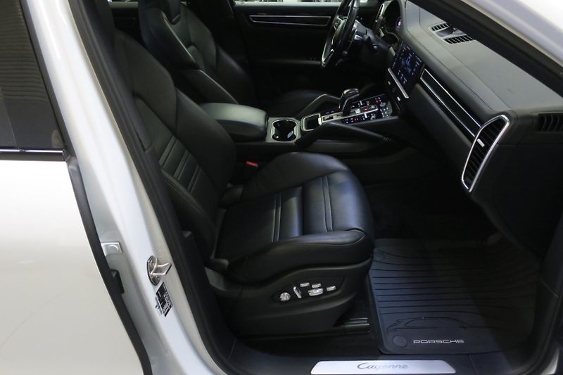 Porsche Cayenne (2019) Coupe 3.0 V6 Tiptronic Vzduch - fotka 36 z 42