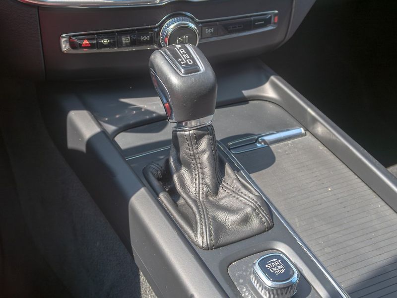 Volvo XC60 (2019) 2.0D 140KW mat – NAVI - fotka 26 z 51