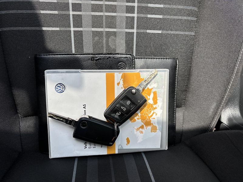 Volkswagen Golf 1.6 TDI 81KW VARIANT - fotka 19 z 23
