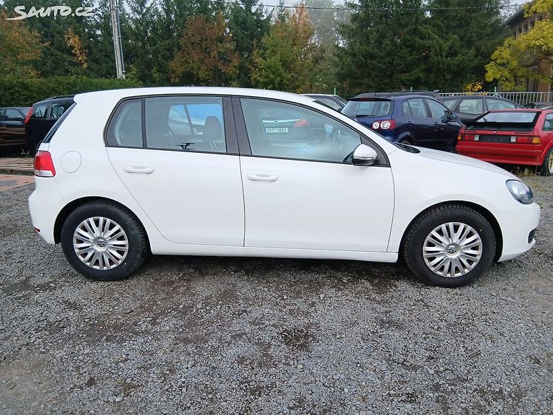 Volkswagen Golf VI 1.6 TDI - fotka 5 z 29