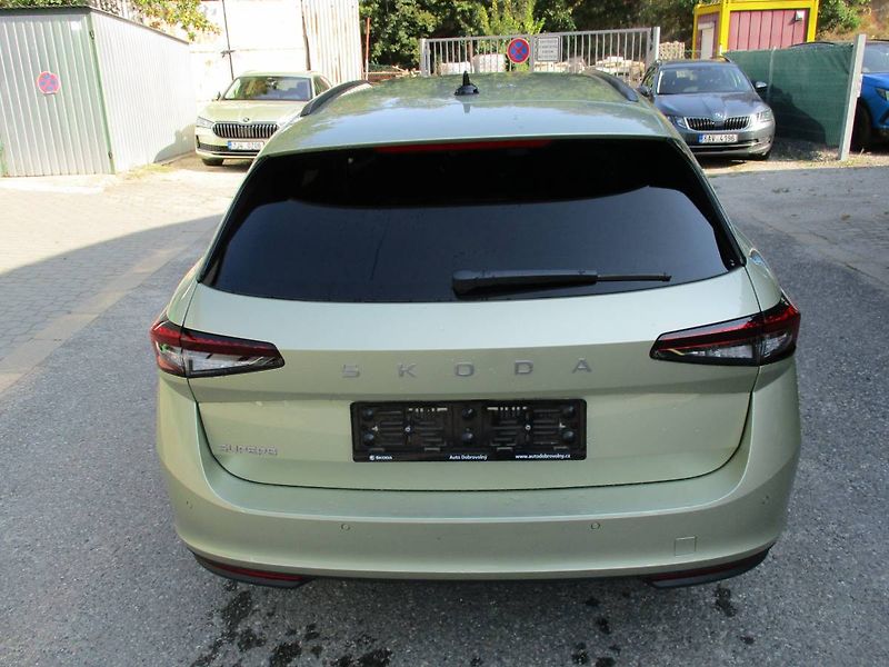 Škoda Superb Combi Selection 2,0TDI 110kW D - fotka 5 z 13