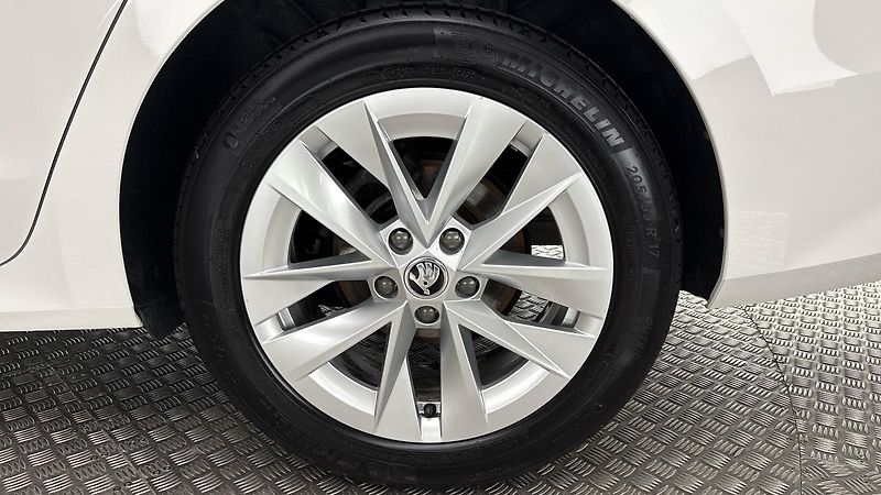 Škoda Octavia 2.0 TDI Style - fotka 19 z 26