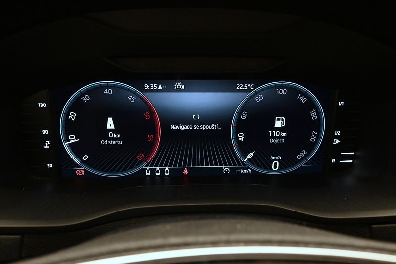 Škoda Karoq 2,0 TDI 110 kW VIRTUAL Kamera - fotka 16 z 30