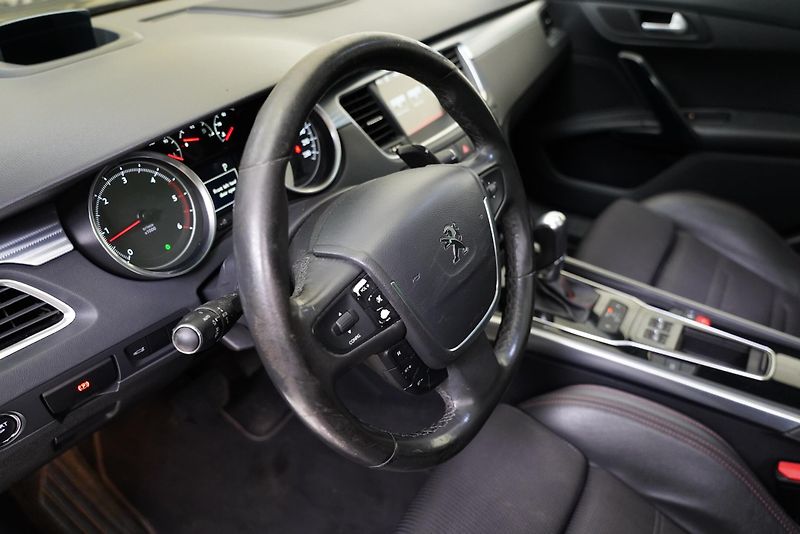 Peugeot 508 - fotka 13 z 31