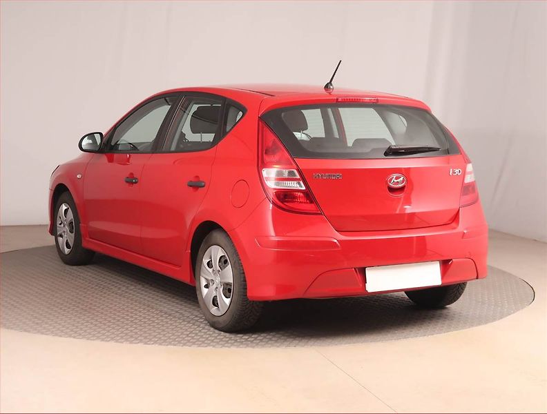 Hyundai i30 (2010) 1.4 CVVT - fotka 4 z 14