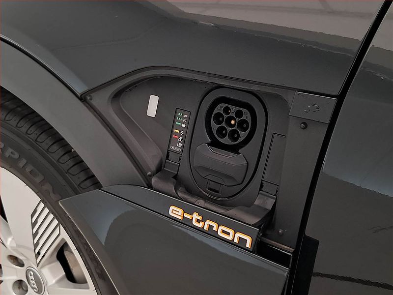 Audi e-tron (2020) 50 quattro - fotka 19 z 20