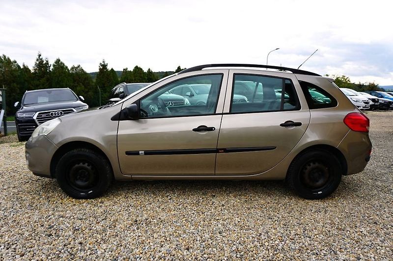 Renault Clio (2009) 1,2 16V 55 kW - fotka 7 z 33