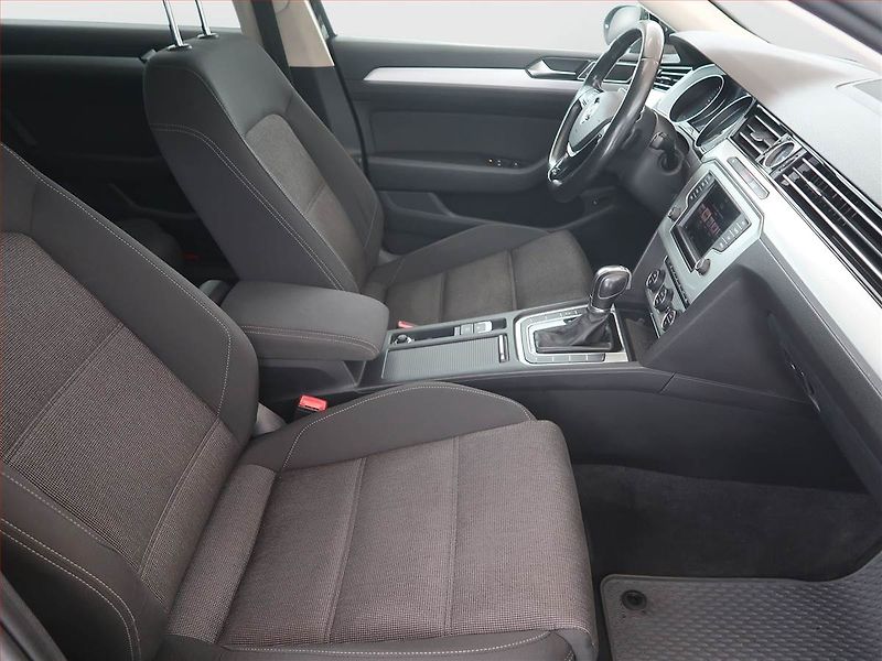 Volkswagen Passat (2015) Comfortline 2.0 TDI, Automat - fotka 9 z 14