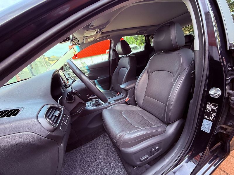 Hyundai i30 1.4 T-GDi All Inclusive - fotka 14 z 33