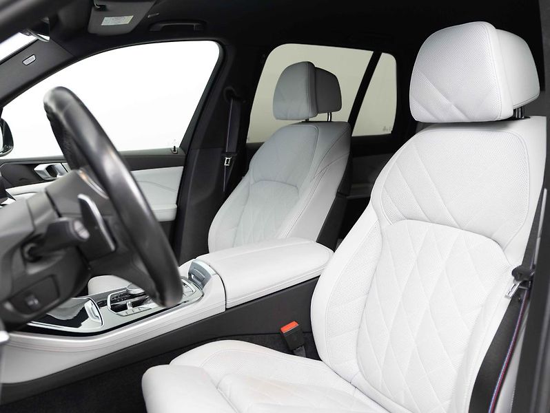 BMW X5 xDrive30d - fotka 18 z 22