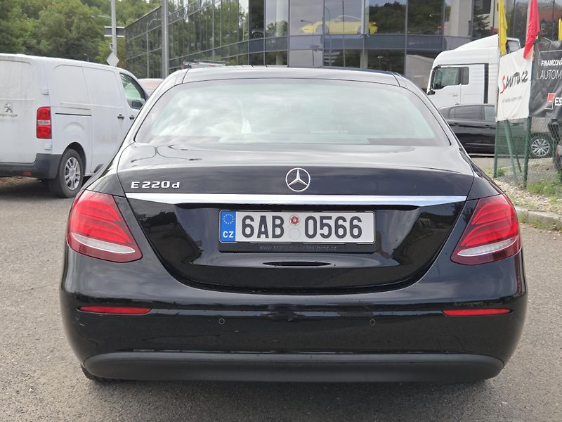 Mercedes-Benz Třídy E E220CDi lze i na splátky VŠEM! - fotka 5 z 11