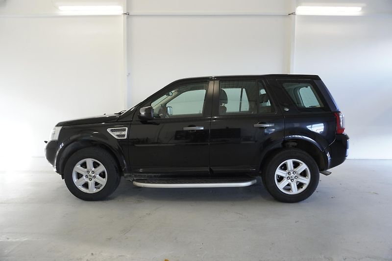 Land Rover Freelander (2012) 2,2T LEATHER ETC AUTOMAT - fotka 2 z 46