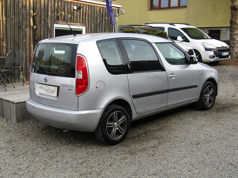 Škoda Roomster (2011) 1.6 TDI 66kW - fotka 11 z 36