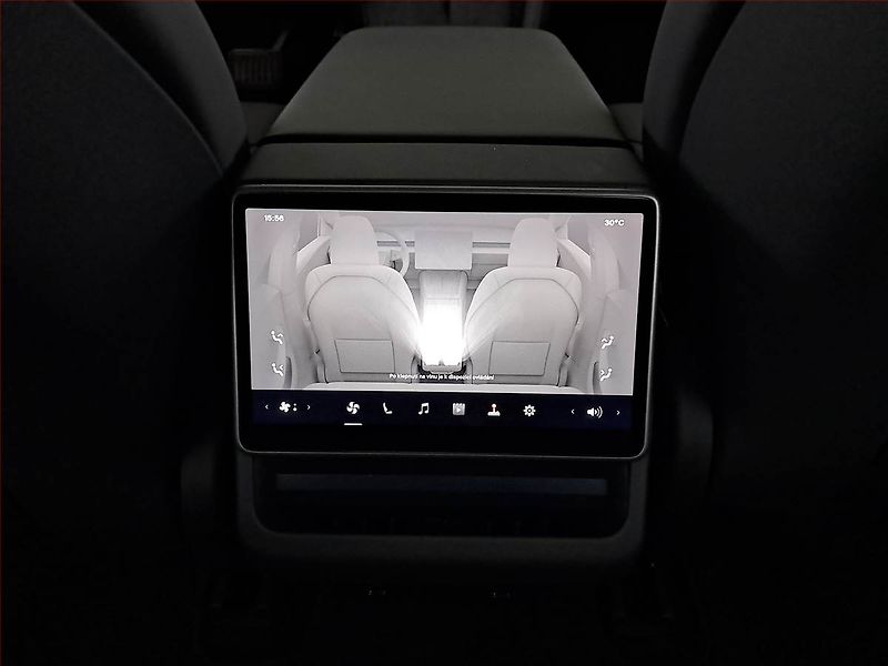 Tesla Model 3 (2025) Standard Range 60kWh, SoH 98% - fotka 32 z 34