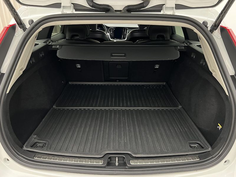 Volvo V60 D3 MOMENTUM MAN - fotka 5 z 41