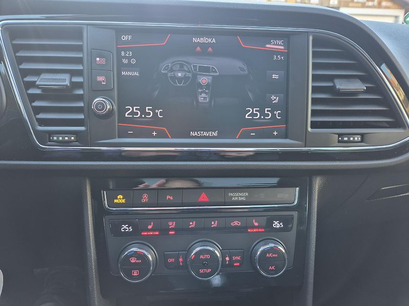 Seat Leon ST FR 2,0TDi 110kw DSG 18ALU - fotka 26 z 43