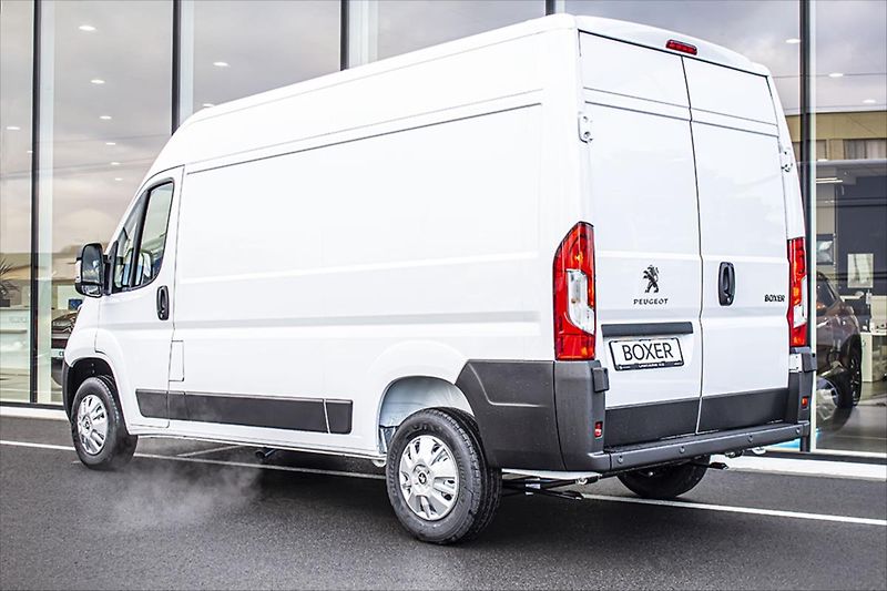 Peugeot Boxer 2,2 Furgon 3300 L2H2 BlueHDi 1 - fotka 10 z 14
