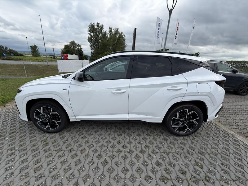 Hyundai Tucson (2026) 1,6 T-GDI 4x2 110kW 7st. DCT - fotka 2 z 12