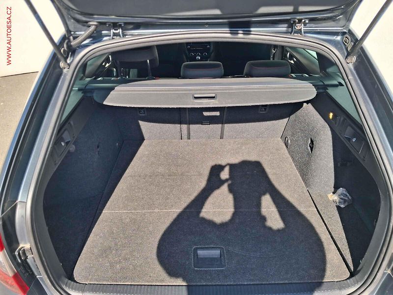 Škoda Octavia (2018) 2.0TSi, RS, LED, +kola, TZ - fotka 7 z 20