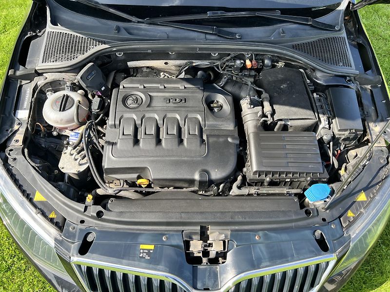 Škoda Octavia 2.0TDI 135KW,VRS,CHIP,TZ,NAVI - fotka 45 z 47
