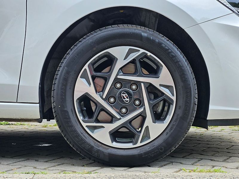 Hyundai i30 1.5i Comfort, serv.kn., 1.maj. - fotka 9 z 31