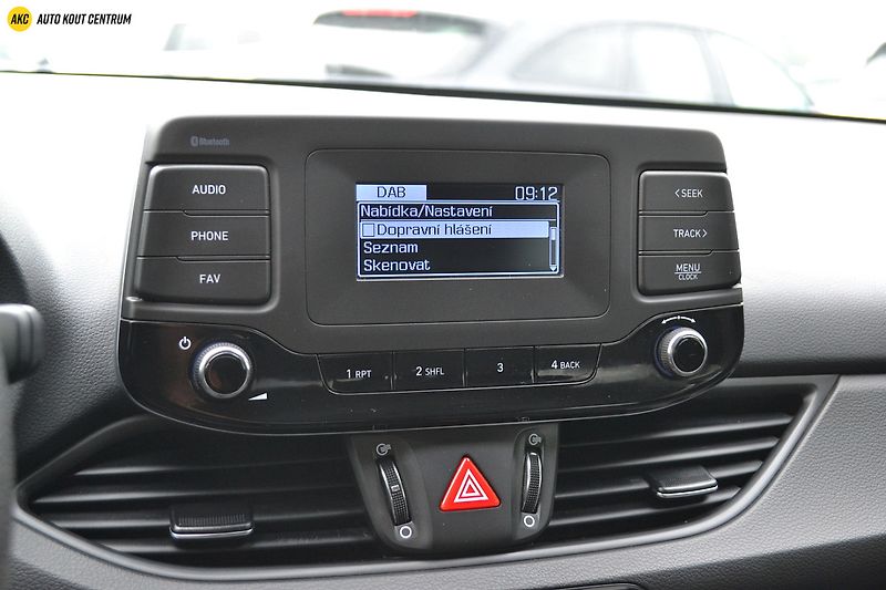 Hyundai i30 22 HB 1,5I MT START PLUS - fotka 24 z 45